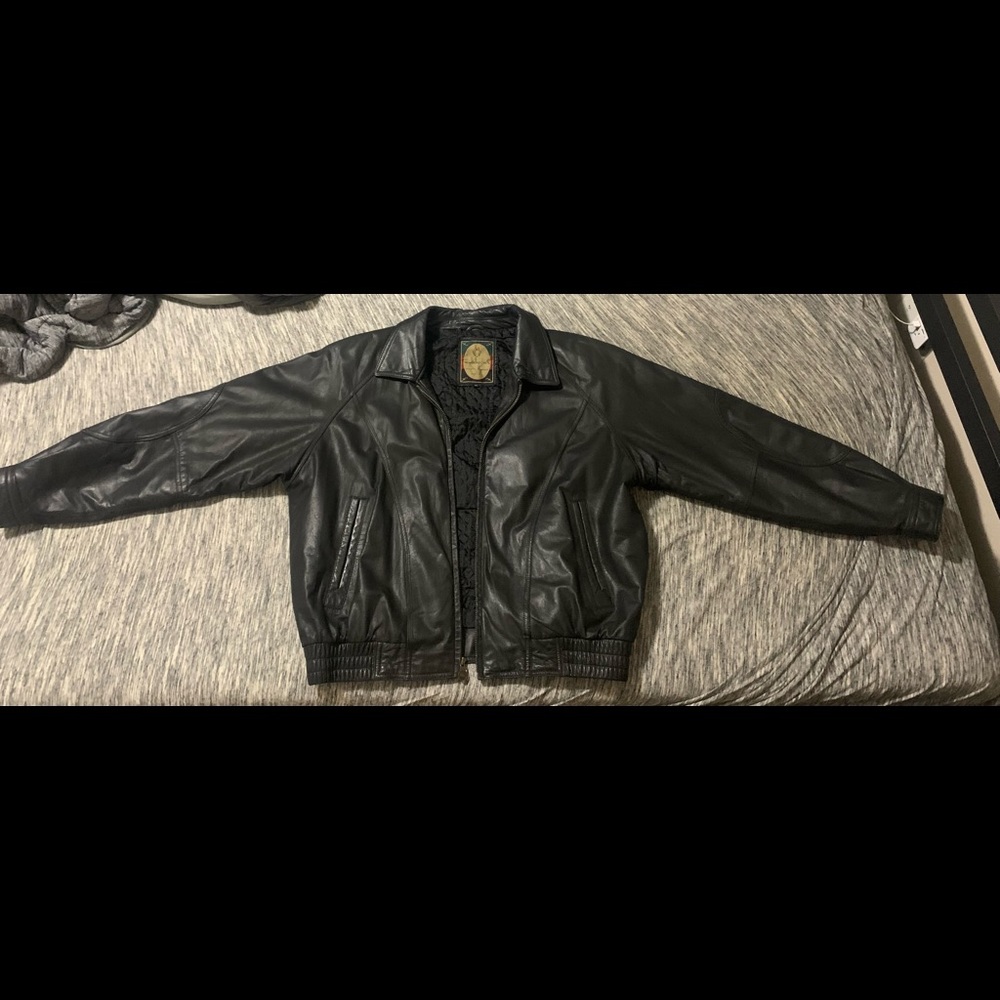 MEMBERS ONLY LEATHER JACKET